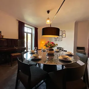 Large 4 Double Bedroomed Townhouse In Holmfirth
